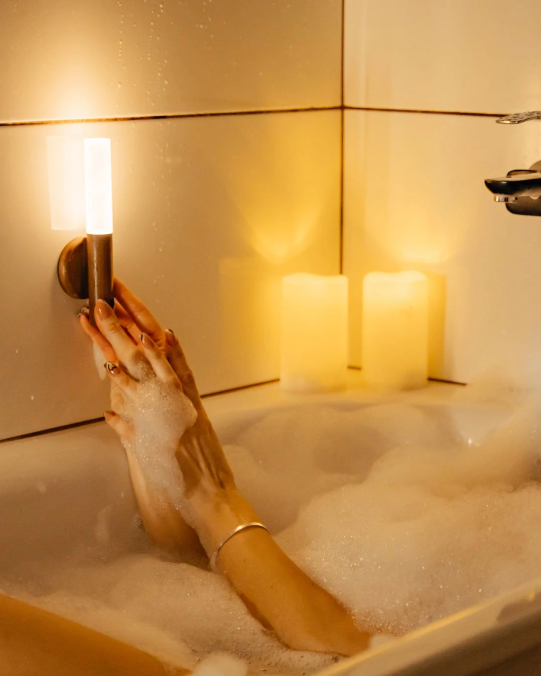 Arne - Rechargeable Wooden Sconce